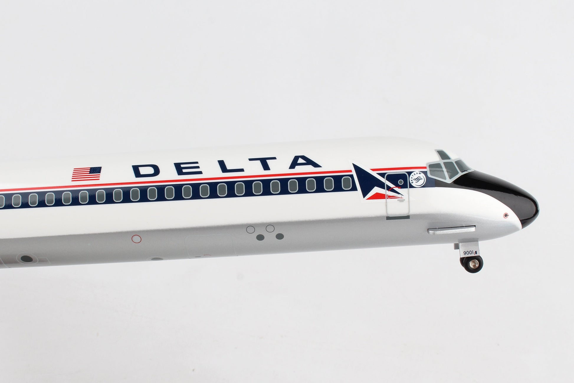 SKR8602  SKYMARKS DELTA MD-80 1/100 WIDGET LIVERY W/WOOD STAND & GEAR